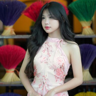 Romantic Soft Pink Floral Halter Neck Gown with Tulle Detail